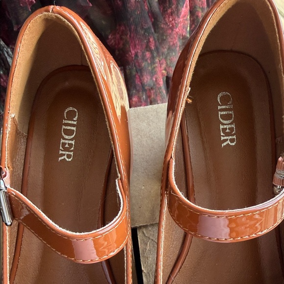 Cider Glossy Tan Mary Jane Heels - Picture 3 of 7